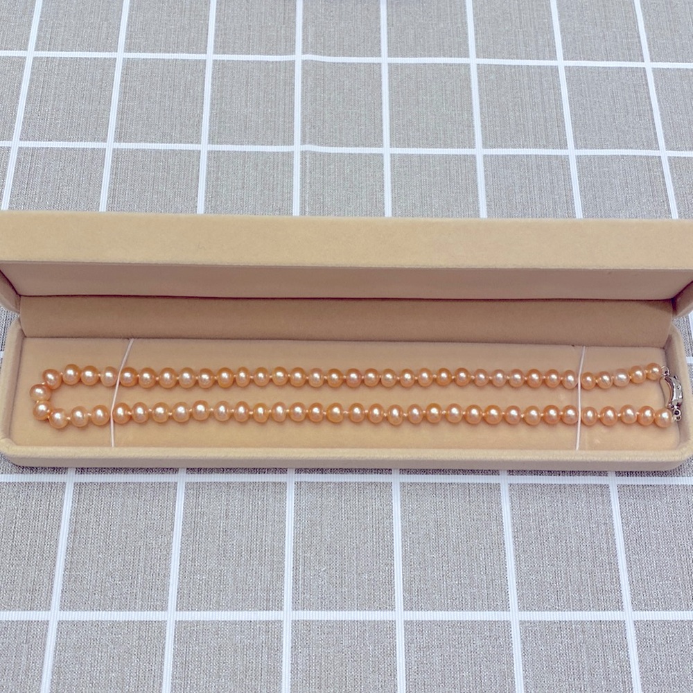 Brand new pearl necklace